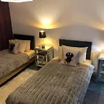 Ten Streets Bed & Breakfast