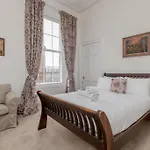 St James Quarter 2 Bed Apartment