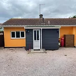 Charming Chalet In Stoke Fleming - Sleep 3 4