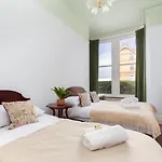 Heyhouses Holiday Residences - Porritt Apartment