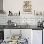 Boutique Apartment 5 Minutes From The Beach