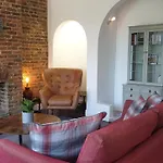 Beautiful Garden Apartment In Leafy St Leonards 5 Mins To Beach