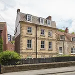 Host & Stay - Leesholme Loft