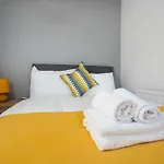 Huge 7 Bed Home For Groups