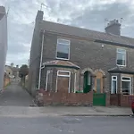Inviting 3-Bed House In Lowestoft Near The Beach