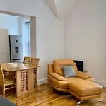 Lytham St Annes, A Spacious, High End, One Bedroomed Apartment 5