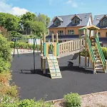 2 The Manor House, Hillfield Village