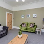 Stylish Lytham 5 Bedroom 3 Bathroom House With Hot Tub