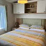 2 Bedroom Caravan Lg25, Shanklin, Isle Of Wight