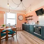 Queen Palm Apartment - Margate - 3 Mins Walk To Beach