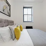 The Courthouse. 3 Bedroom, Brand New Apartment