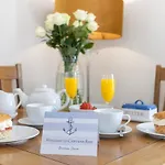 A Modern And Cosy Apartment Just Yards From Brixham'S Bustling Harbourside