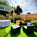 Remarkable 3-Bed Hot Tub House In Blackpool