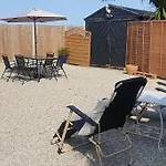 Adorable 1 Bedroom Cottage With Free Parking