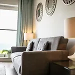 Stunning Sea Views, Luxury Apartment Beaches & Restaurants Are A Short Walk Away