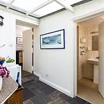 4 Bed - Beach Cottage