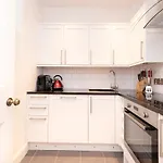 Joivy Cozy Apt Near Edinburgh Castle
