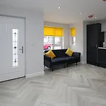 No1 Luxury Service Apartments