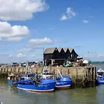 Willow-Static Caravan On Holiday Park In Kent