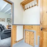 Esklets Cottage