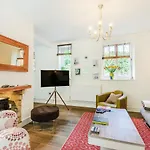 Woodlands By The Sea Cottage