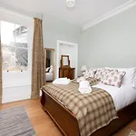 Joivy Cozy Apt Near Edinburgh Castle