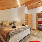 Everwyn Lodge - Luxury Lodge With Hot Tub