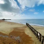 Pirates Place Ventnor Esplanade Beach And Sea Views