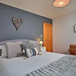 Finest Retreats - Oystercatcher