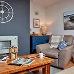 Finest Retreats - Oystercatcher