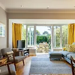 Lowenna Manor 4