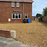 Stunning Modern 6-Bedroom House All With En-Suite