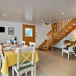 The Bluebell - Luxury Lodge With Hot Tub