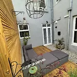 Two Bed Garden Apartment On The Plymouth Hoe