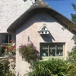 Honeymoon Cottage - Pet Friendly