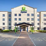 Holiday Inn Express Poole By Ihg
