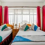 Oyo Godolphin Arms Hotel