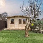 Seaford Retreat With Free Parking By My Getaways