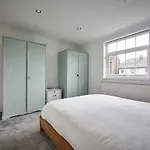 Host & Stay - Oasis Cottage