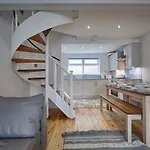 Host & Stay - Oasis Cottage