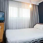 Holiday Inn Express Swansea East By Ihg