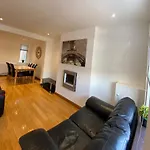 Modern Two Bedroom House Close To City Centre