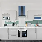 The Deluxe Apartments Of Blackpool - Gym - Cinema Room