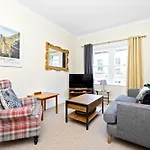 Joivy Modern Flat On Rose Street