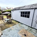 Modern 3 Bedroom House Close To The City Centre