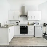 Pass The Keys Pristine 1Br Apt Queens Uni Walk Everywhere