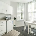 Pass The Keys Pristine 1Br Apt Queens Uni Walk Everywhere
