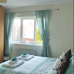 Beautiful Shabby Chic 3 Bed, Garden, Smarttv, Wifi
