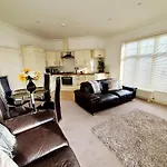 Vitamin Sea Beachfront Apartment Ramsgate - Sleeps 4