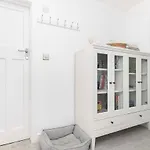 The White House - Lux Southbourne Beach 3 Bed Stay